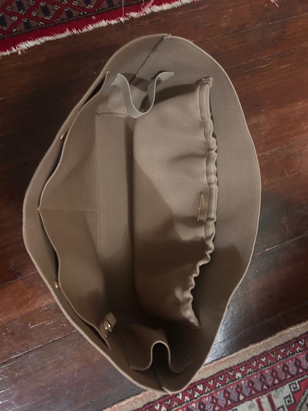 Cuyana brown classic tote organizer